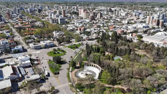Tres empresas pujan por una obra pluvial millonaria en Cipolletti y resolver un histórico problema de inundaciones en Mengelle