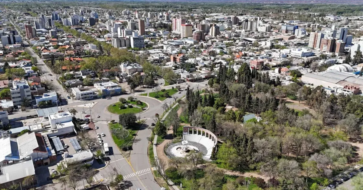 Tres empresas pujan por una obra pluvial millonaria en Cipolletti y resolver un histórico problema de inundaciones en Mengelle