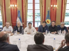Reelecciones, PASO bonaerenses y construcción propia: qué dejó la reunión de Kicillof con sus intendentes