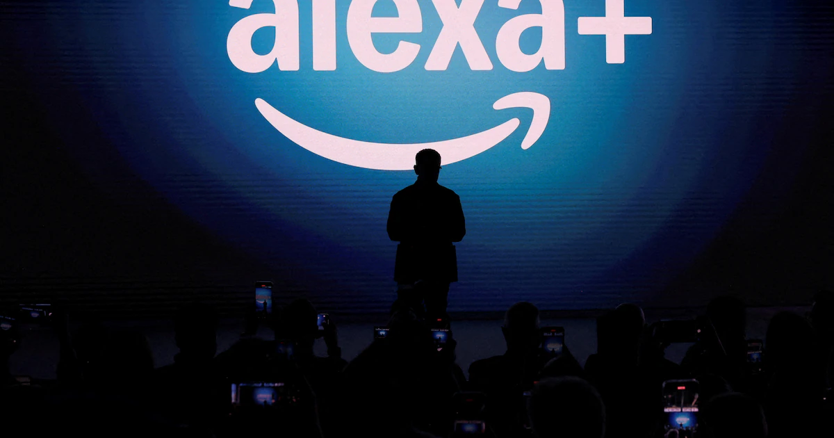 Alexa+ llega a nuevos formatos: Amazon integra su asistente en relojes, marcos y altavoces Echo