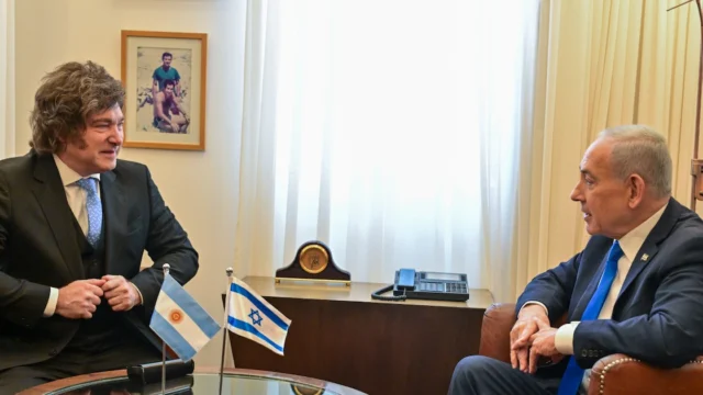 Milei felicitó a Netanyahu por ser el más votado en las elecciones de Israel, aunque no logró alcanzar una mayoría de gobierno