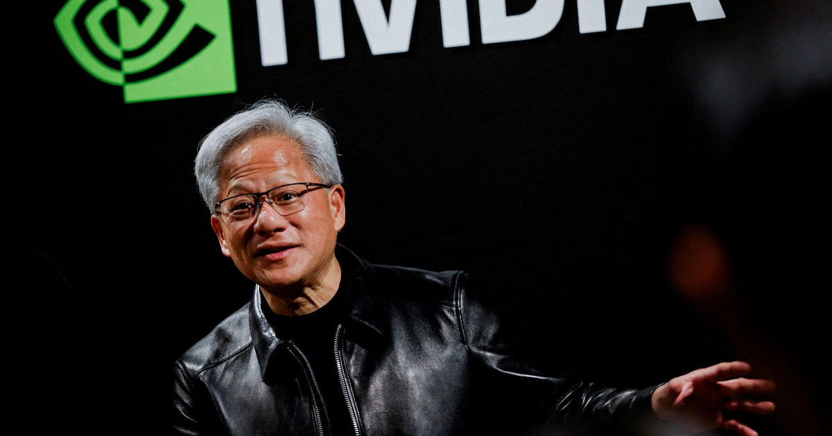 Fotos en un bar de Taipéi, chips de inteligencia artificial y una espía china: la trama que rodea al presidente de Nvidia