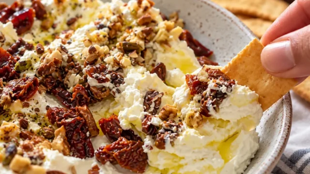 Cómo hacer queso crema casero con solo 2 ingredientes: queda súper cremoso y no necesita cocción
