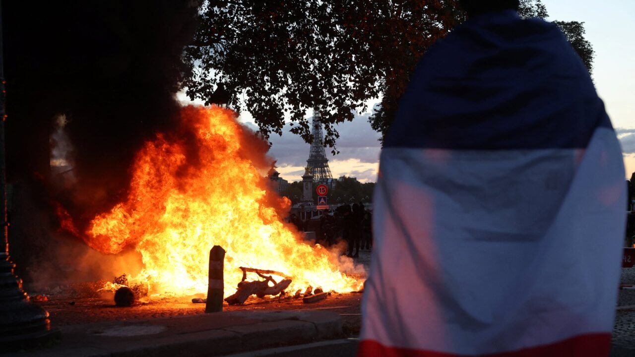 Emmanuel Macron advirtió que los autores de las violentas protestas en Francia “serán perseguidos y castigados”