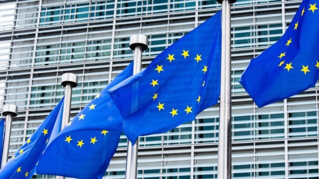La UE se reúne para acordar una respuesta común al alza del diésel ante la presión de Trump para reducir los precios del combustible