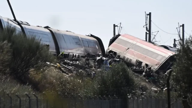 Choque de trenes en España: lo que se sabe de la tragedia que dejó al menos 68 muertos