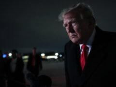 Donald Trump condenó el ataque de los rebeldes hutíes contra el aeropuerto de Riad que dejó 12 muertos: “Es inaceptable”