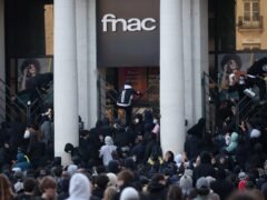 Los impactantes videos de los saqueos y disturbios que sacudieron a Francia