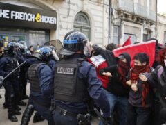 Siguen los disturbios por las protestas estudiantiles en Francia: hubo bloqueos e incidentes con fuerzas de seguridad