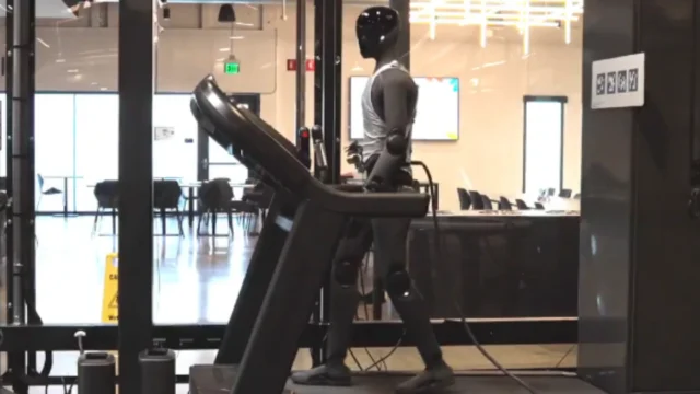 Nueve días caminando sin parar: así fue la prueba extrema de un robot humanoide para demostrar su resistencia