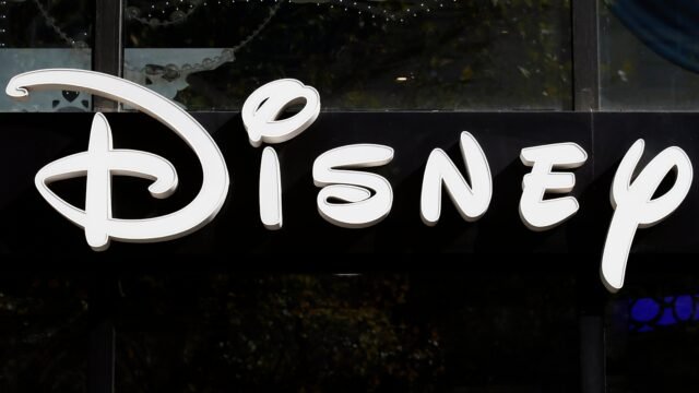 Character.AI acusado de adicción a jóvenes, está en quiebra y Disney ofreció 20 millones de dólares