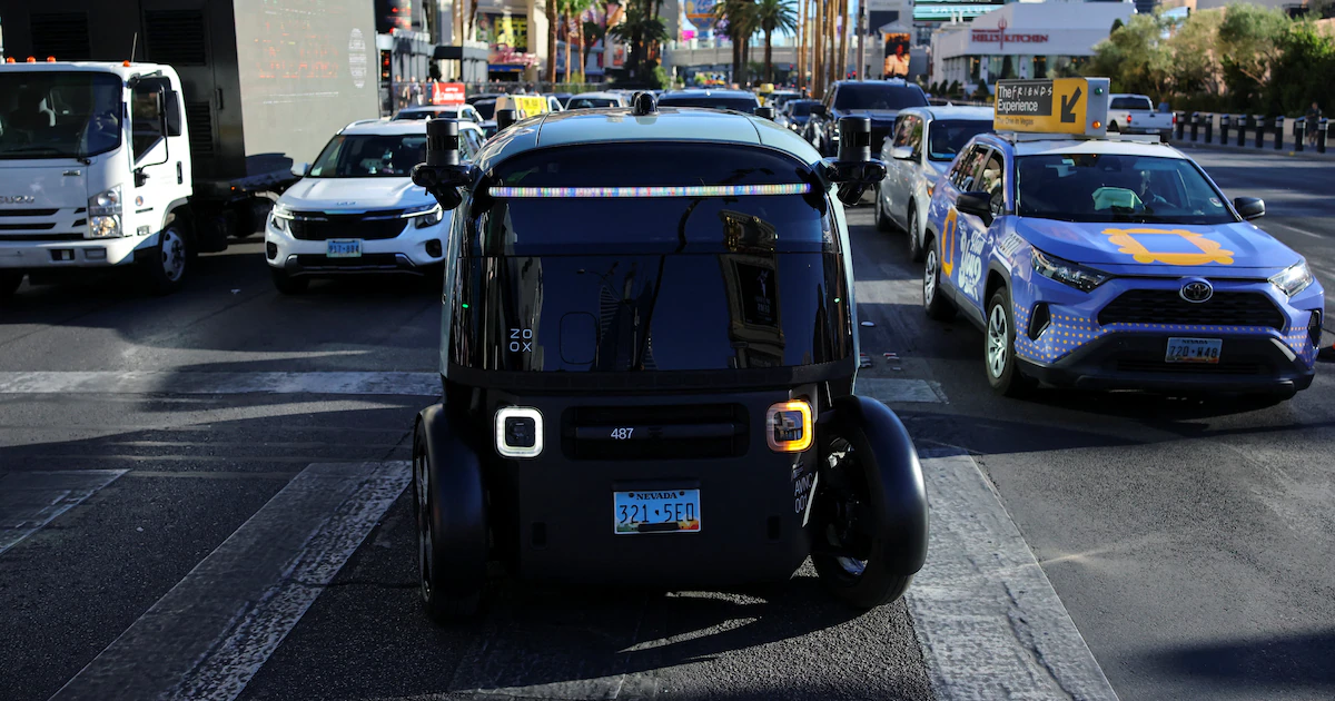 Carros autónomos podrían ser identificados por el color de su luz en Estados Unidos