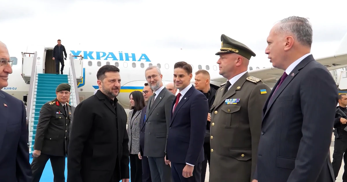 Zelensky llegó a Estambul para abordar con Erdogan sobre la seguridad en el Mar Negro y la diplomacia en torno a la guerra