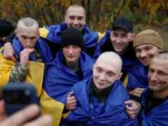 Ucrania celebró la liberación de 270 prisioneros de guerra que estaban en cautiverio ruso