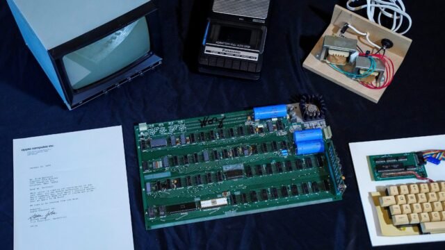 Subastan un Apple-1 firmado por Steve Jobs y Wozniak: podría venderse en 800.000 dólares