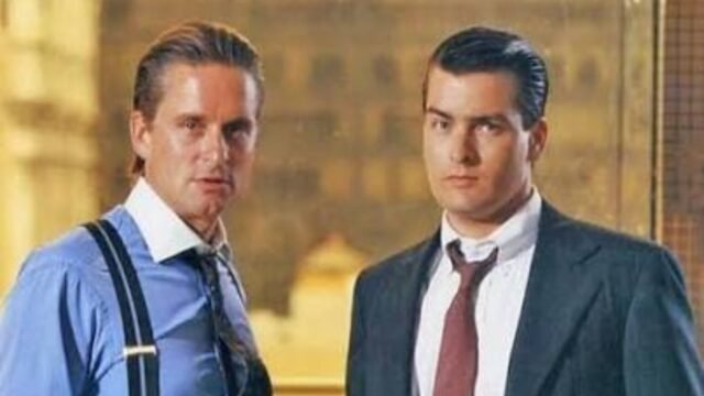 Michael Douglas destapa el conflicto entre Charlie Sheen y Sean Young durante la filmación de ‘Wall Street’: “Tenía todo el derecho de estar furiosa”
