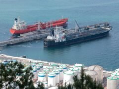 Los ataques hutíes contra Arabia Saudita disparan el petróleo a su nivel más alto en semanas