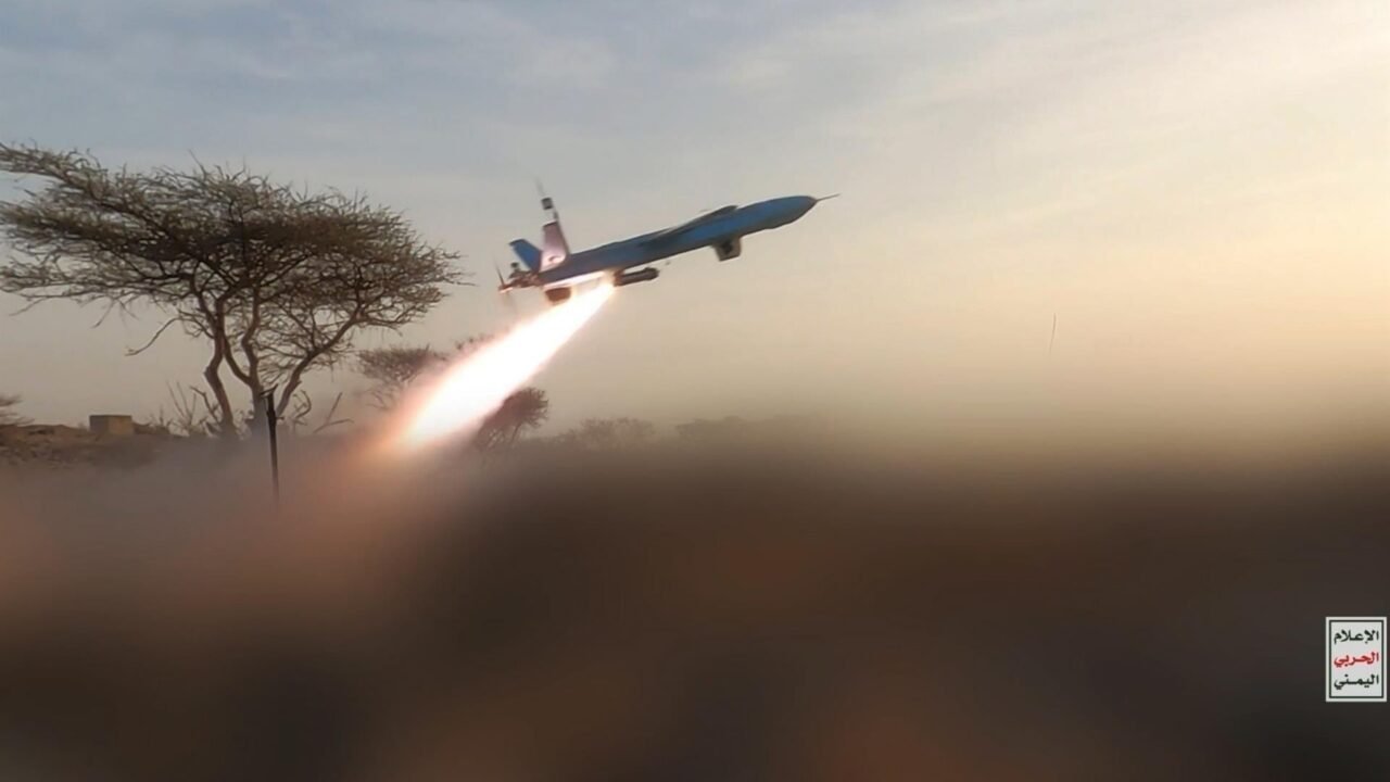 Arabia Saudita destruyó 136 objetivos militares de los hutíes en Yemen durante una operación “a gran escala”