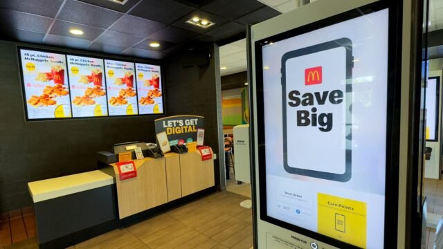 La nueva herramienta de IA de McDonald’s evaluaría cuánto están dispuestos a pagar los clientes en cada establecimiento