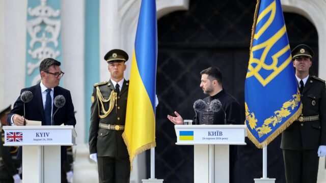 El primer ministro británico expresó su “total solidaridad” con Volodimir Zelensky tras las críticas de Donald Trump