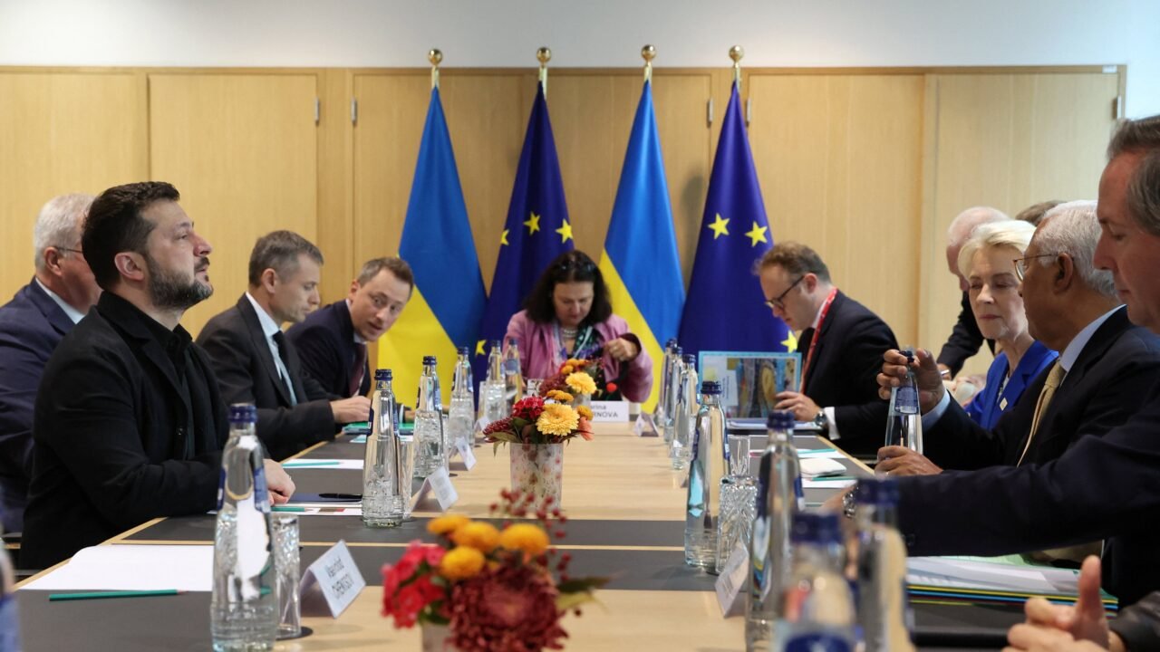 La Unión Europea recibió a Zelensky y reafirmó su apoyo a Ucrania: “No es momento de aliviar sanciones a Rusia”