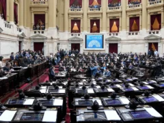 La UBA lanzó una plataforma para rastrear los votos, proyectos e intervenciones de cada diputado y senador en el Congreso