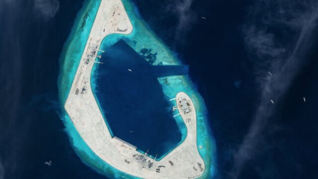 China intensifica la construcción en el arrecife Antelope, en el mar Meridional
