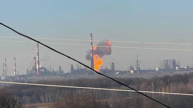 Ucrania atacó con drones otra refinería en el suroeste de Rusia