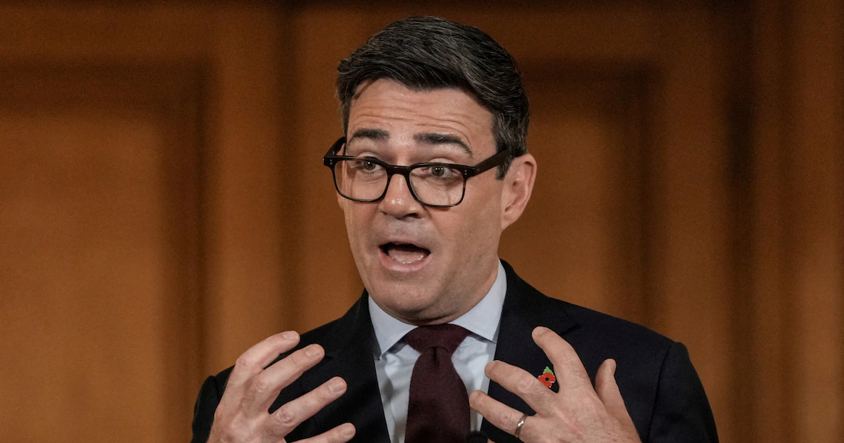 El Gobierno de Burnham presenta su primer presupuesto en Reino Unido en medio de presiones por la inflación, la deuda y el gasto militar