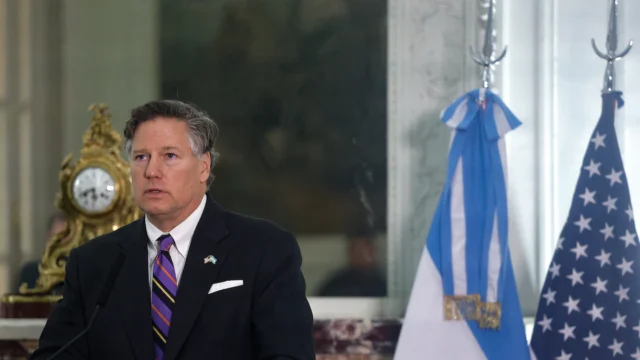 Javier Milei recibe hoy a Christopher Landau en Casa Rosada tras acordar cambios en la ley sobre Malvinas