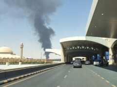 Los hutíes reivindicaron un misil contra el aeropuerto de Riad en plena ofensiva saudita en Yemen