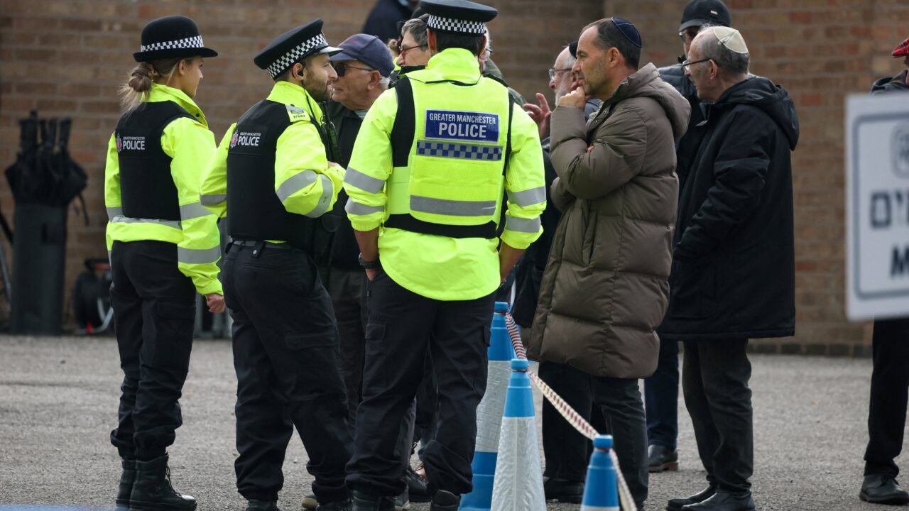 La Policía de Londres acusó a dos iraníes de preparar un atentado terrorista contra la comunidad judía de Manchester
