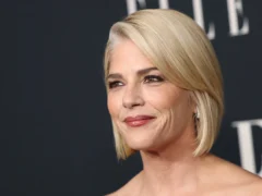 Selma Blair reaparece en redes sociales y habla sobre el altercado que protagonizó en un avión