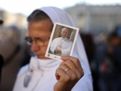 El secretario de Estado del Vaticano habló sobre el viaje de León XIV a América Latina: “Son conjeturas”