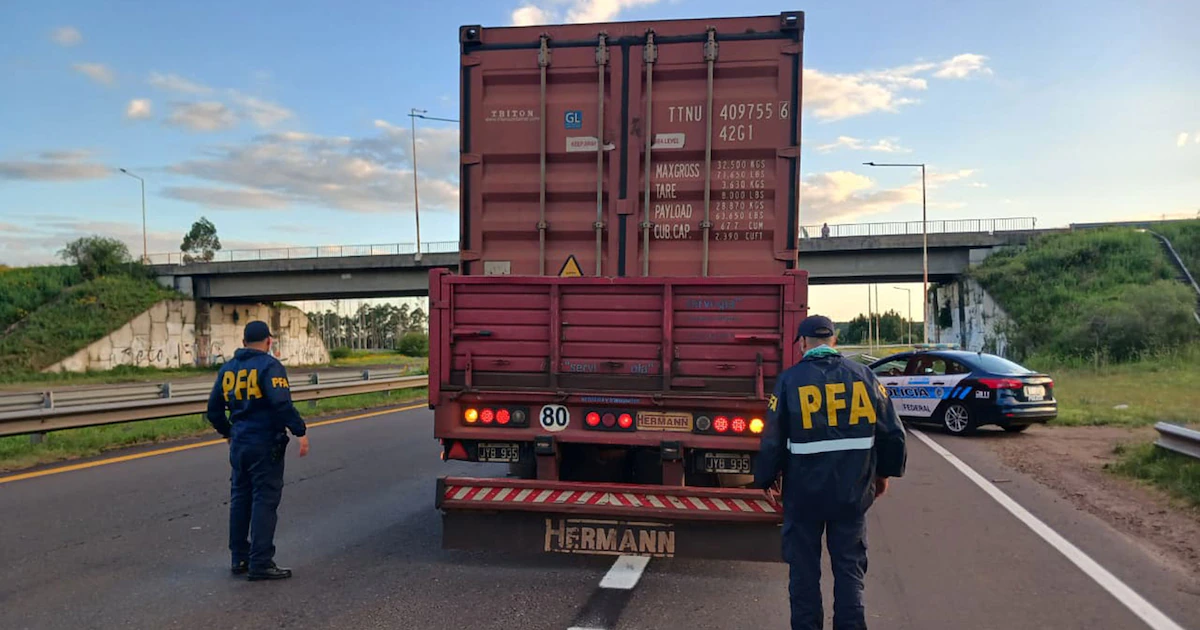 El impacto del contrabando: el 60% de las empresas están afectadas y las pérdidas fiscales suman USD 2.300 millones al año