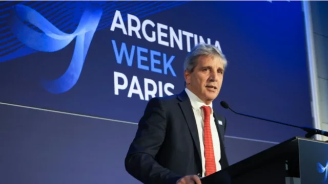 Superávit fiscal: el Gobierno recibió un “perdón” del FMI, pero para los economistas va a incumplir la meta anual