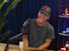 Josh Brolin recuerda el momento en que decidió hacer “Whalefall”: “Apoyé el libro sobre mi pecho y lloré”