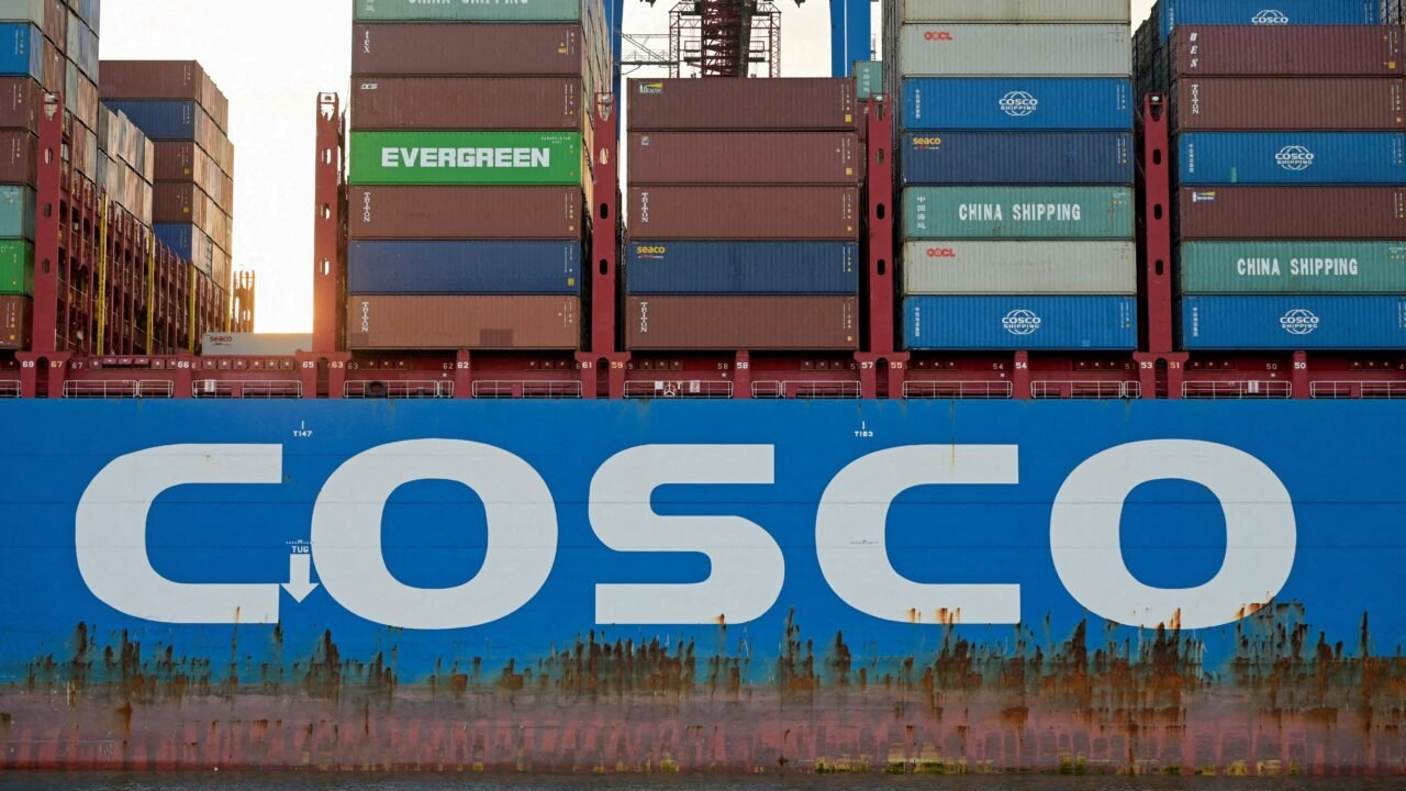 Alemania bloquea la compra de una empresa a la china COSCO por riesgos para las cadenas de suministro