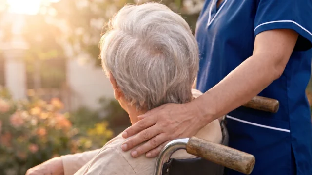 Cuánto cobrarán los cuidadores de adultos por hora en noviembre 2026