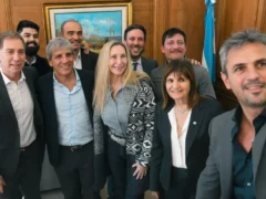 «Guerra de egos»: la interna entre los Caputo y los Menem que complica las leyes en el Congreso y meten presión al dólar