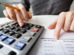 La morosidad de las familias bajó levemente, pero aumentó entre las empresas