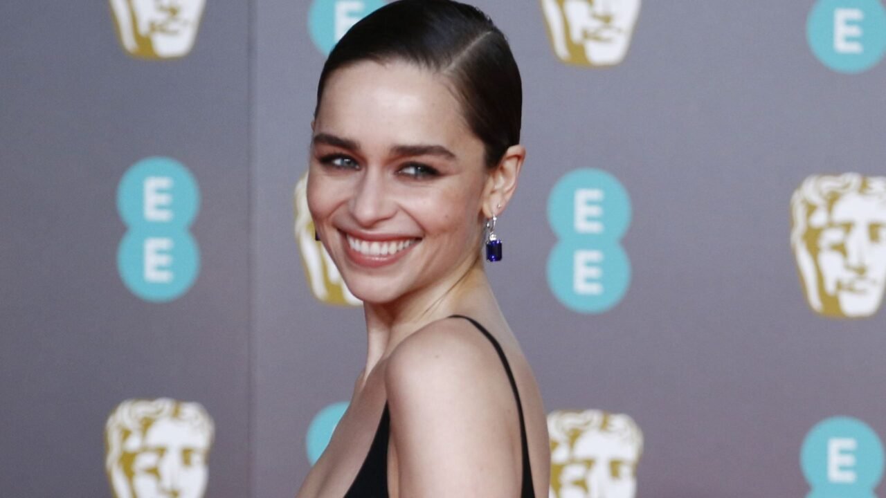 Emilia Clarke revela por qué evita navegar en Instagram pese a tener millones de seguidores: “Me siento miserable”