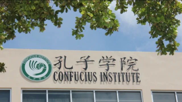 Qué son los Institutos Confucio de China y cómo el régimen los expandió a más de 100 países en la última década