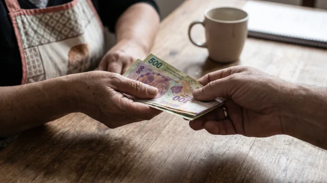 Cuánto se gana en la Argentina según el tipo de trabajo: las diferencias entre asalariados y cuentapropistas