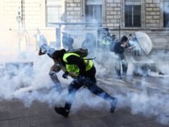 Nueva jornada de protestas e incidentes en Francia: hubo disturbios en varias ciudades del país y al menos 100 detenidos