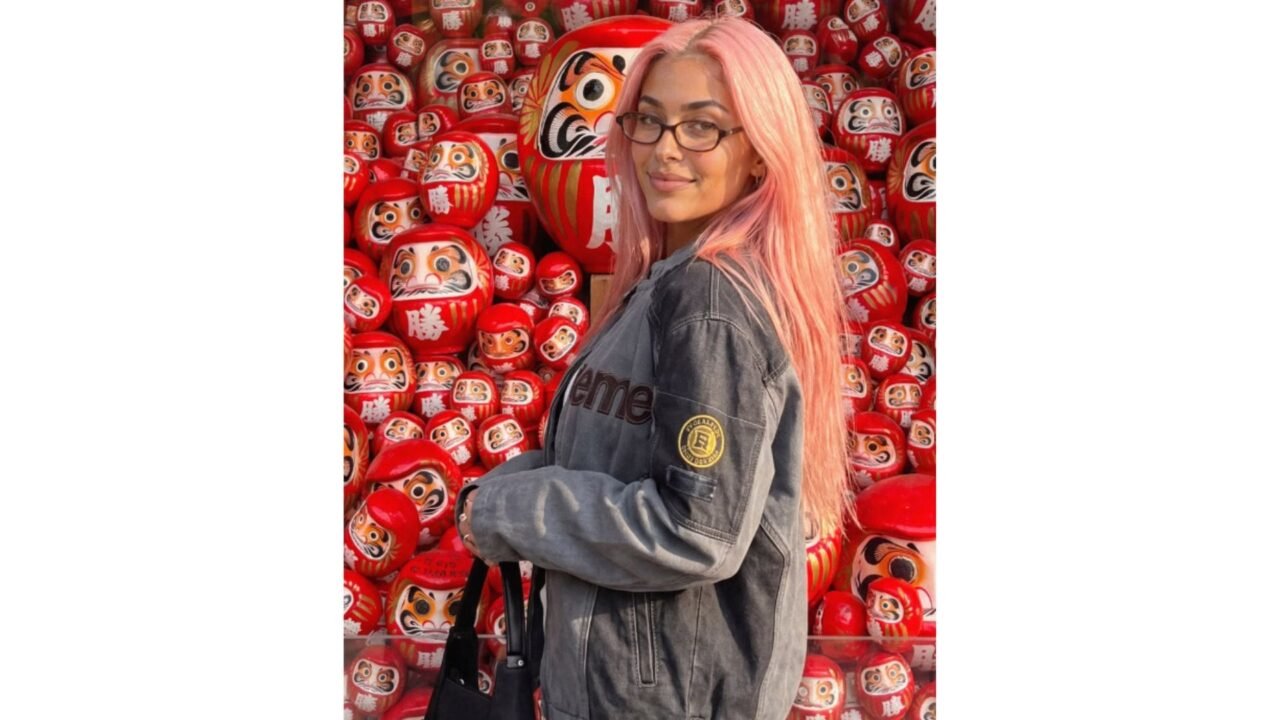 Una influencer factura más de 4.000 euros al mes por fotos en lencería: Aitana Lopez no existe