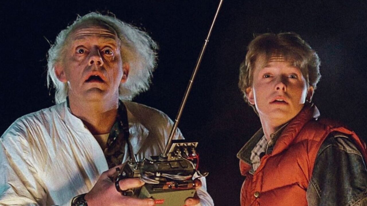 Entre autos voladores, videollamadas y viajes en el tiempo: la huella de Volver al futuro en la cultura pop