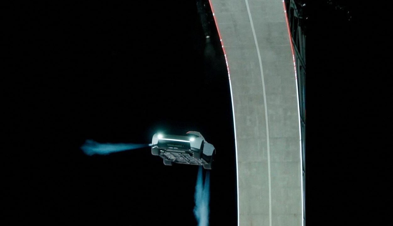 El nuevo Tesla Roadster se probará en una pista extrema al estilo Hot Wheels en Texas