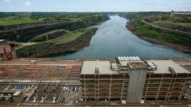 Paraguay busca cerrar antes de fin de año la negociación con Brasil por la energía de Itaipú