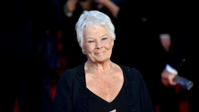 Judi Dench reflexionó sobre The Crown: “Difuminaba la línea entre la precisión histórica y el sensacionalismo”